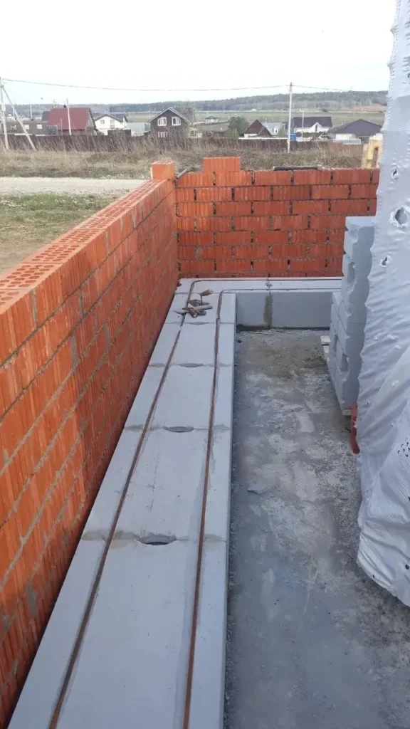 Кирпичная кладка на газобетонном основании
