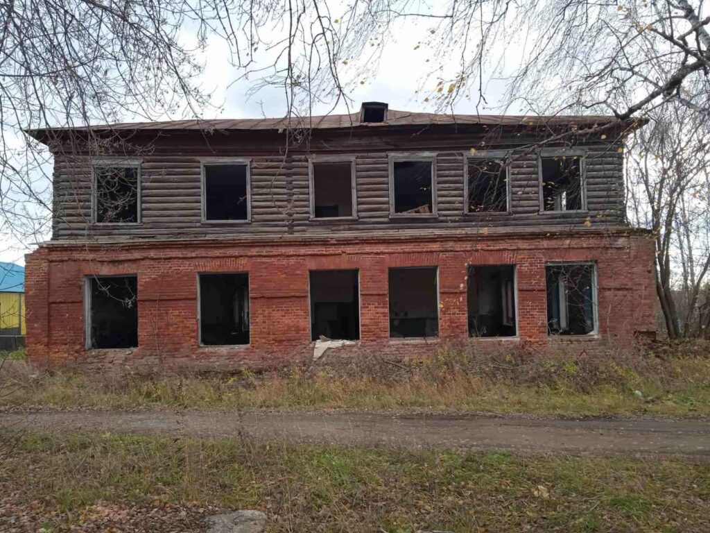 Снос старого здания